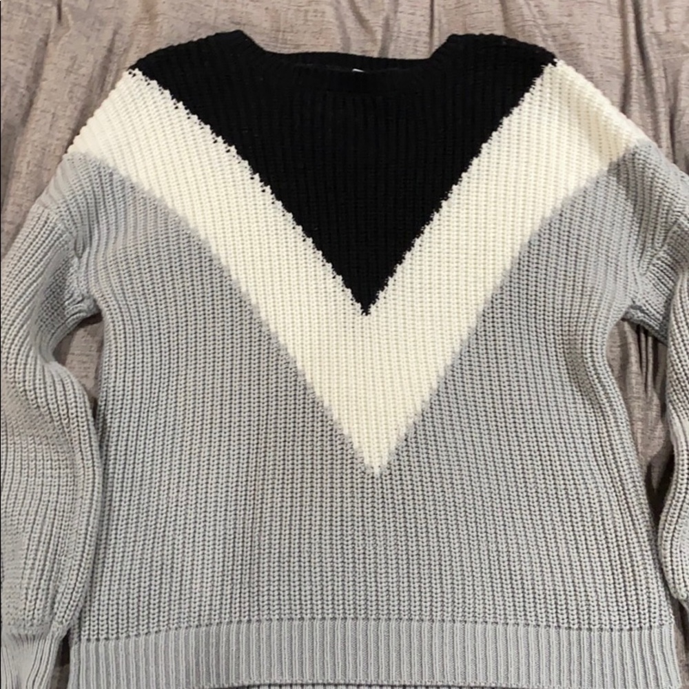 Color black sweater Sz Large